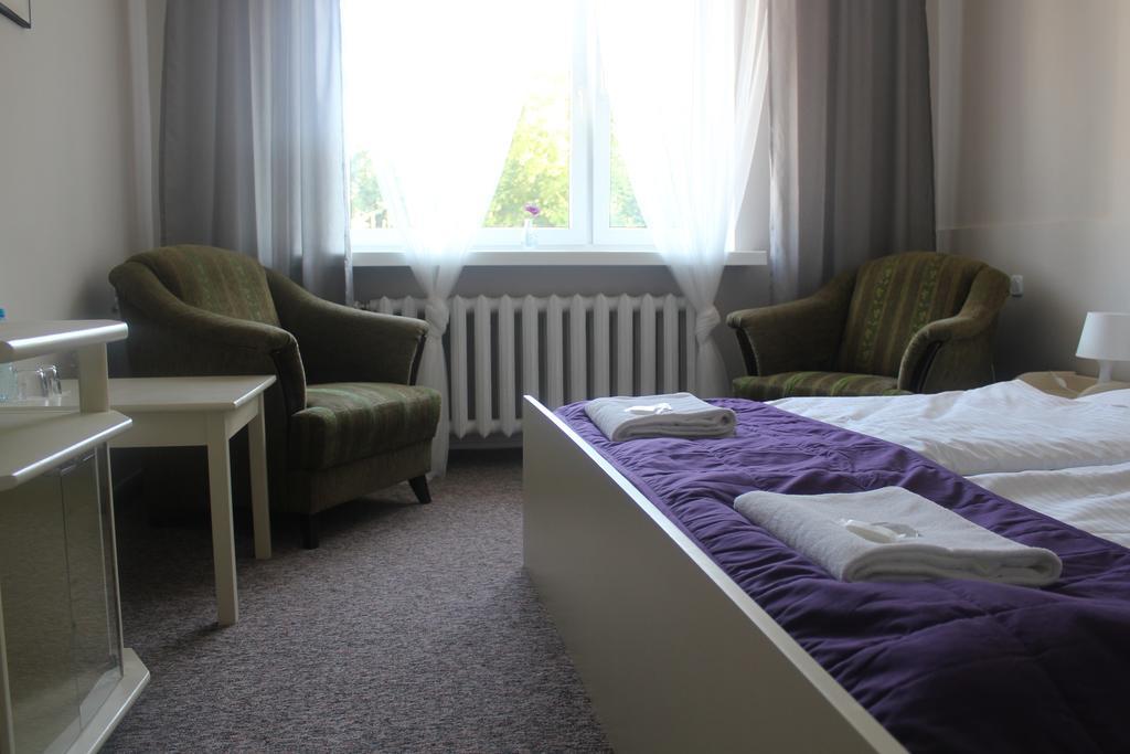 זיילונה גאורה Hotel Pod Debem מראה חיצוני תמונה