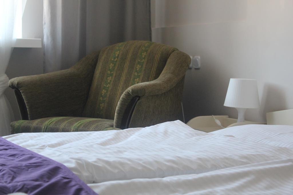 זיילונה גאורה Hotel Pod Debem מראה חיצוני תמונה