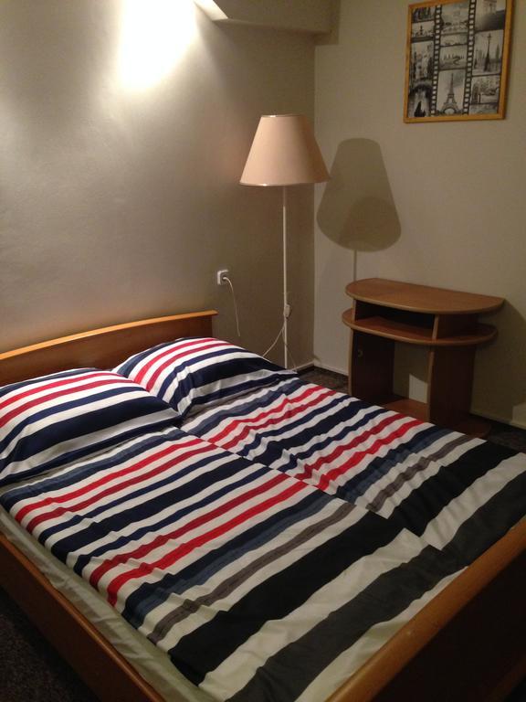 זיילונה גאורה Hotel Pod Debem מראה חיצוני תמונה
