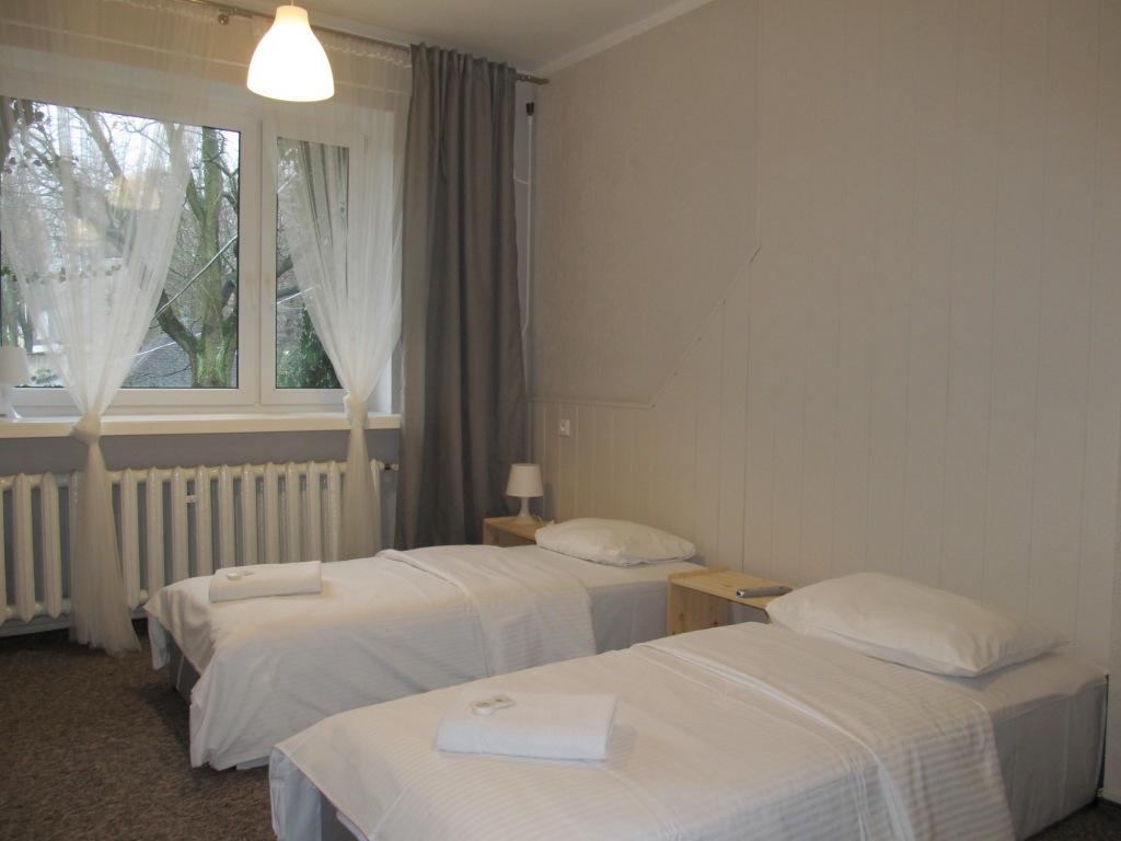 זיילונה גאורה Hotel Pod Debem מראה חיצוני תמונה