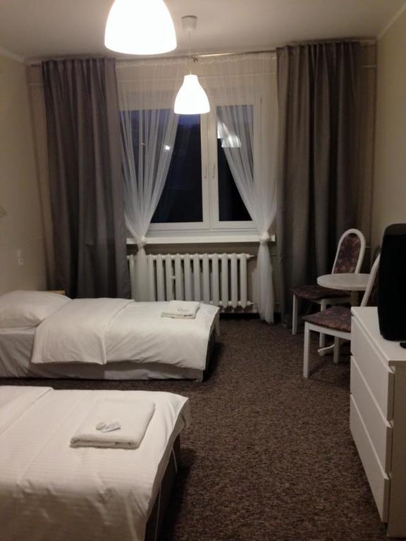 זיילונה גאורה Hotel Pod Debem מראה חיצוני תמונה