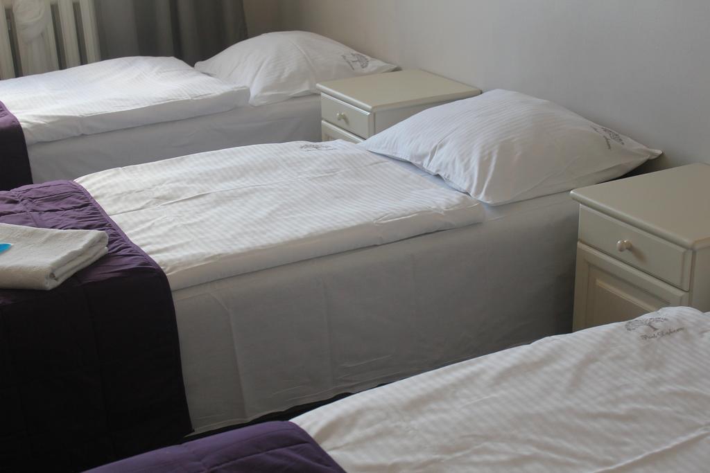 זיילונה גאורה Hotel Pod Debem מראה חיצוני תמונה