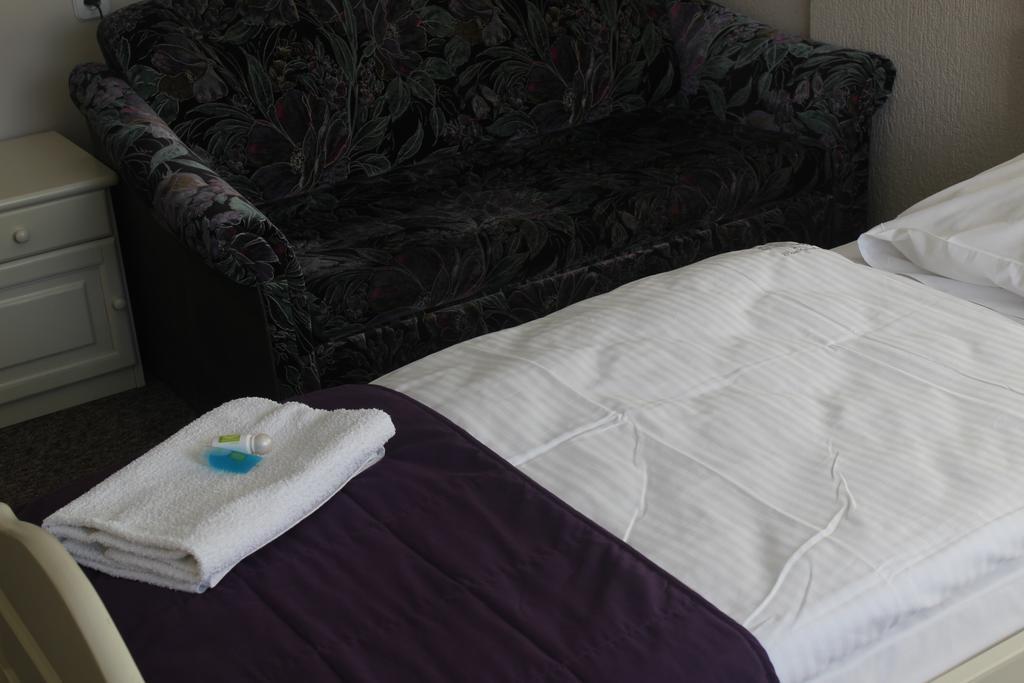 זיילונה גאורה Hotel Pod Debem מראה חיצוני תמונה